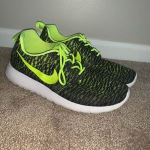 Nike Roshe Tennis shoes